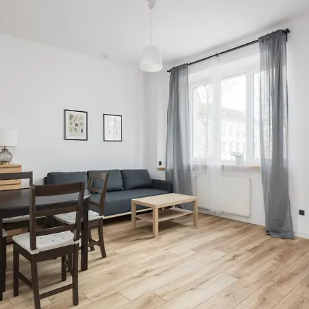 Metro Pole Mokotowskie *